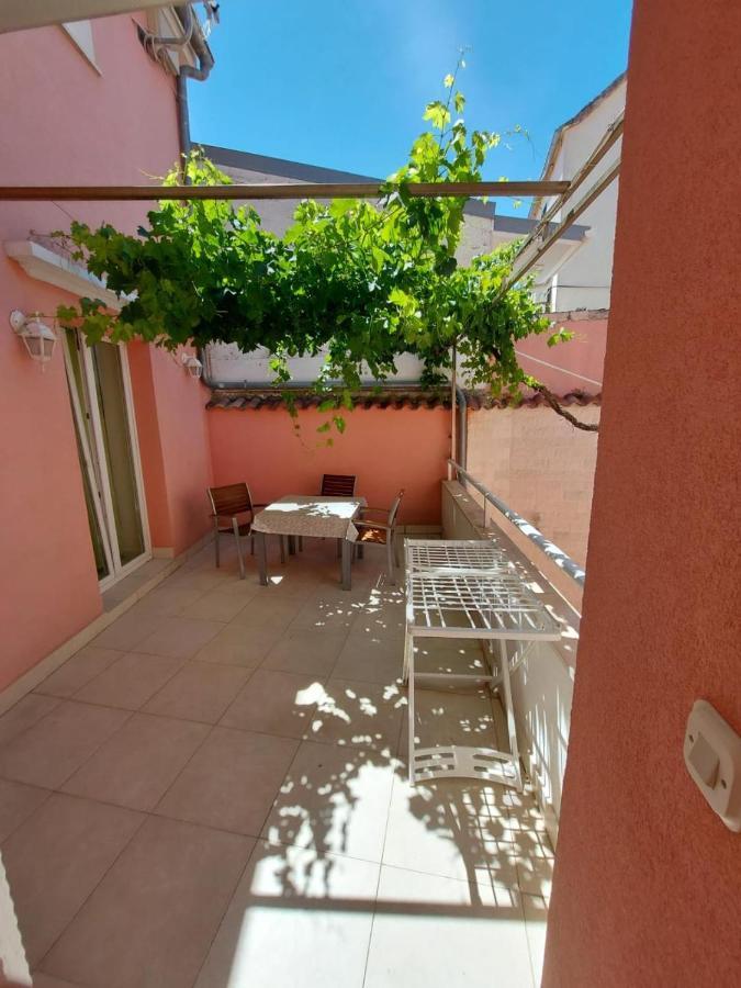 Tutini Dvori Apartment Primosten Exterior photo