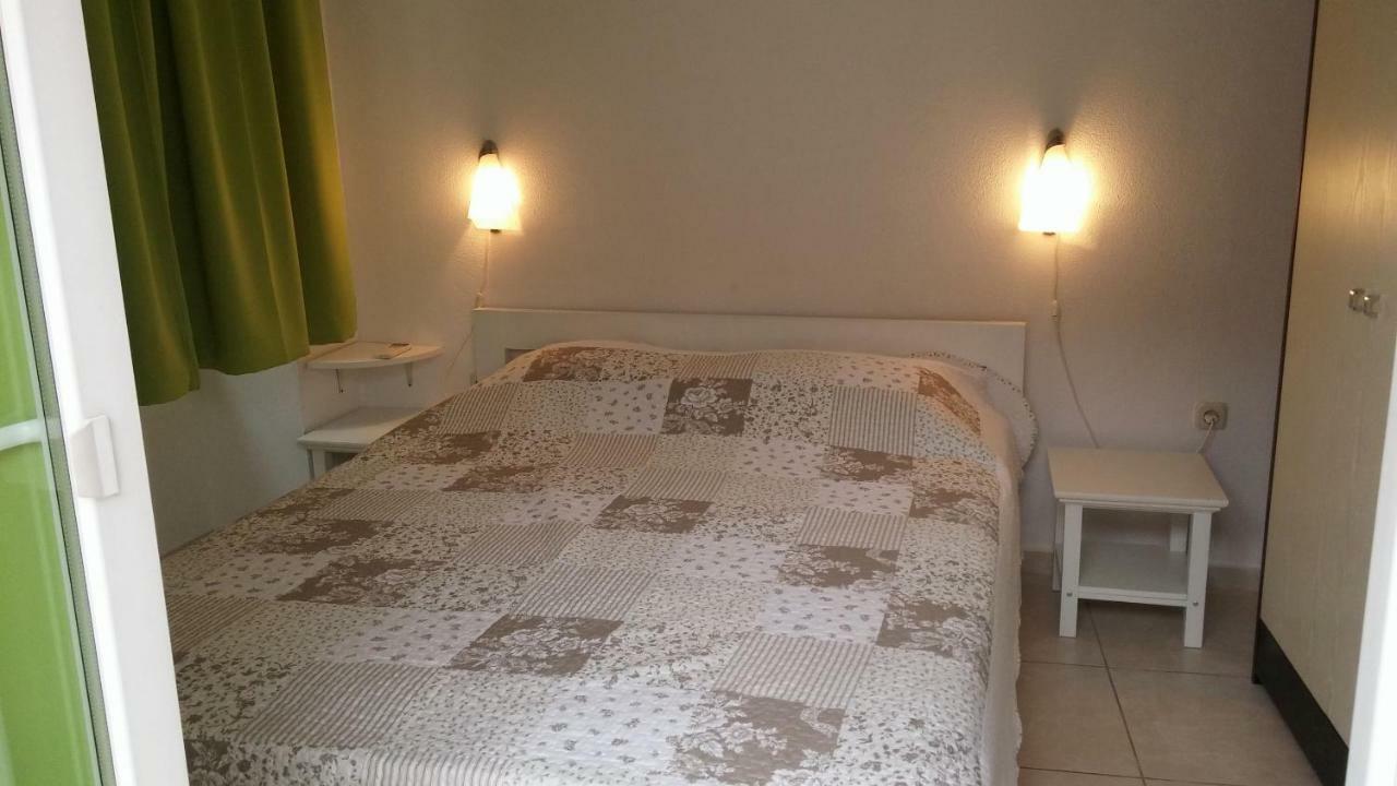 Tutini Dvori Apartment Primosten Exterior photo